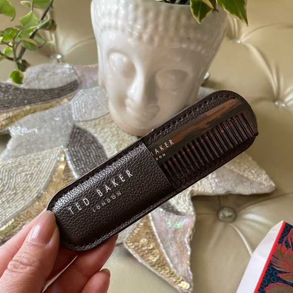 Ted Baker travelling kit - Picture 4 of 4